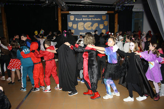 Der 5. Jahrgang der Ernst-Göbel-Schule feiert Fasching